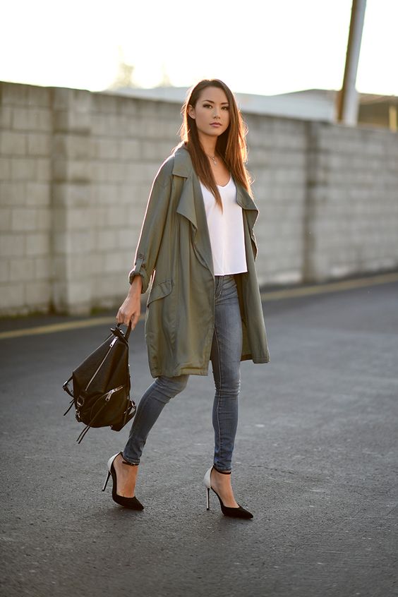 Grey Skinny Jeans and Black Heels 